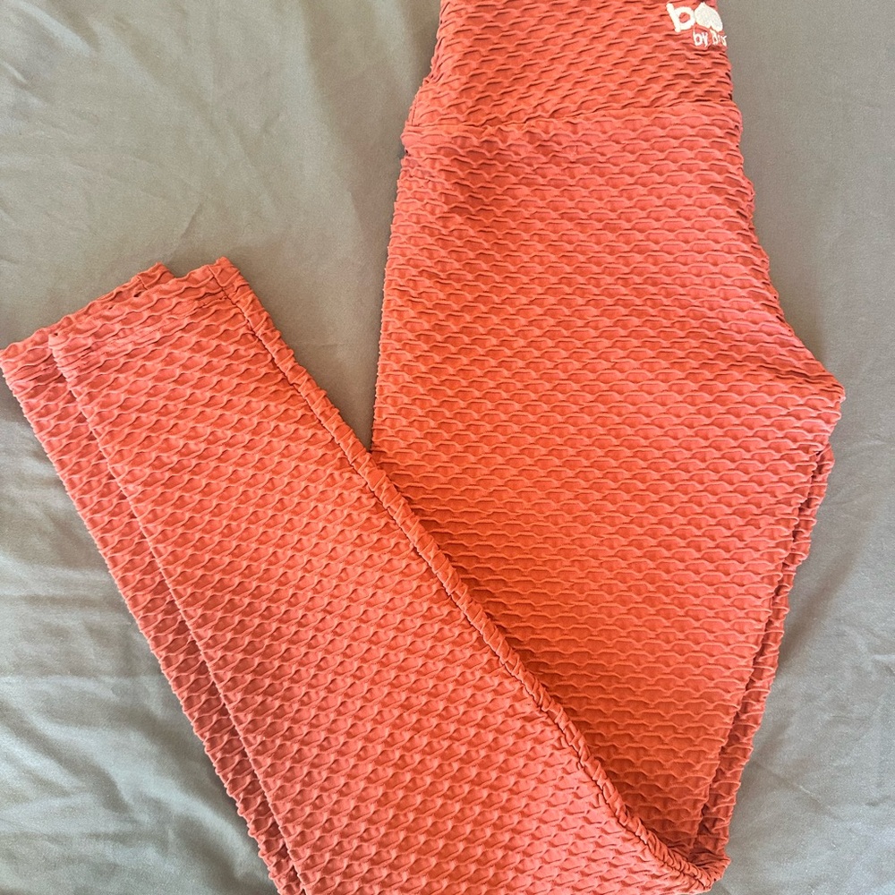 Booty by Brabants Textured Leggings - Coral One Size